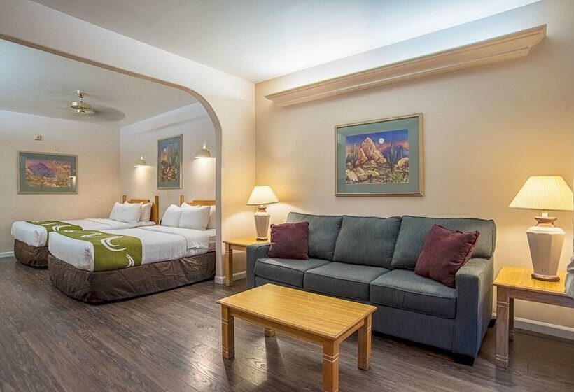 Люкс, Quality Inn & Suites Phoenix Nw  Sun City