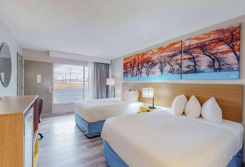 Номер Стандарт Адаптированный для Инвалидов, Days Inn By Wyndham Socorro