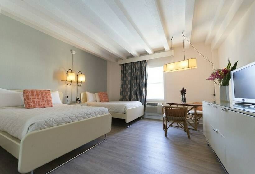 带2个双人床的标准工作室, Broadmore Miami Beach