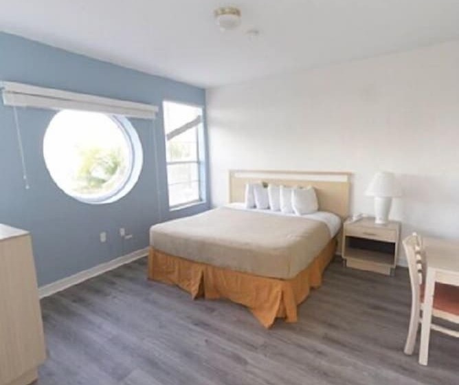 带双人床的经济房间, Broadmore Miami Beach