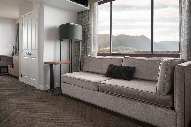 キングサイズベッドのスタンダードルーム, Colorado Springs Marriott