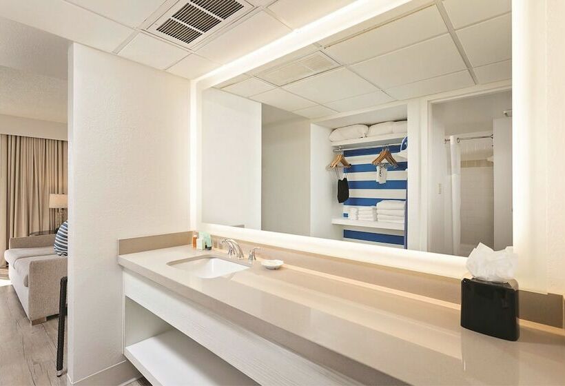 스위트, Sirata Beach Resort