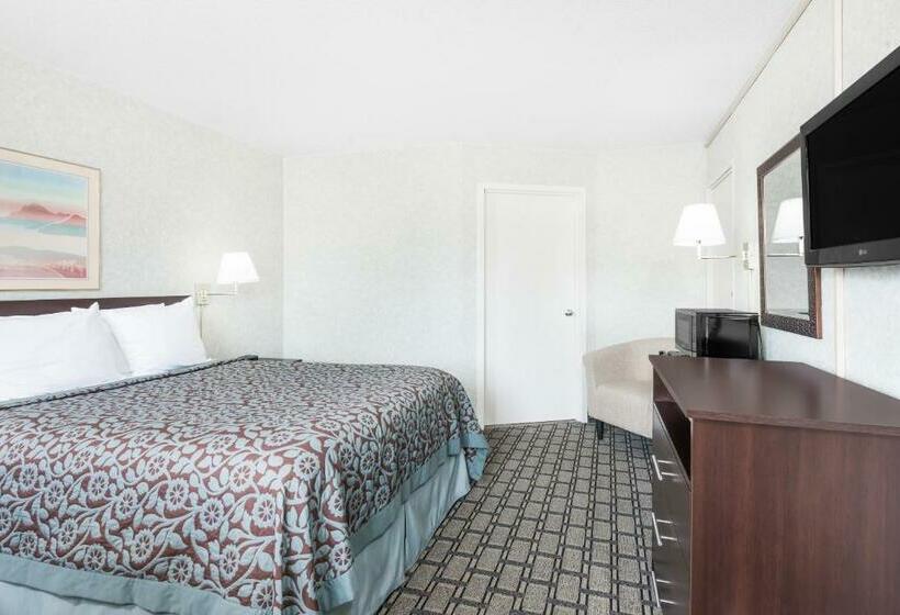 Номер Стандарт, Days Inn By Wyndham St Clairsville