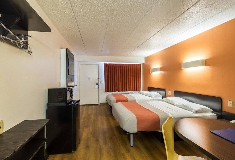 Номер Стандарт 2 Двуспальные Кровати, Motel 6crawfordsville, In