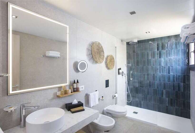 Полулюкс Кровать Кинг, Hilton Santa Barbara Beachfront Resort