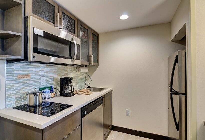 Люкс, Candlewood Suites Richmond   West Broad, An Ihg