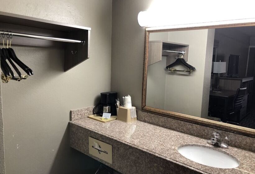 Номер Стандарт 2 Двуспальные Кровати, Days Inn By Wyndham N.w. Medical Center