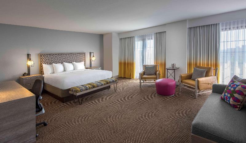 キングサイズベッドのスイートルーム, Doubletree By Hilton Austin