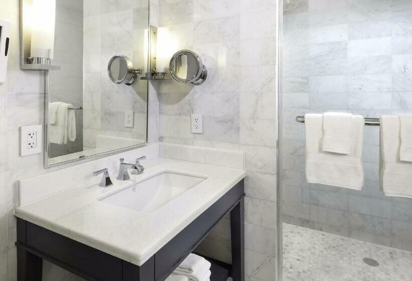 带观景的豪华间, Fontainebleau Miami Beach