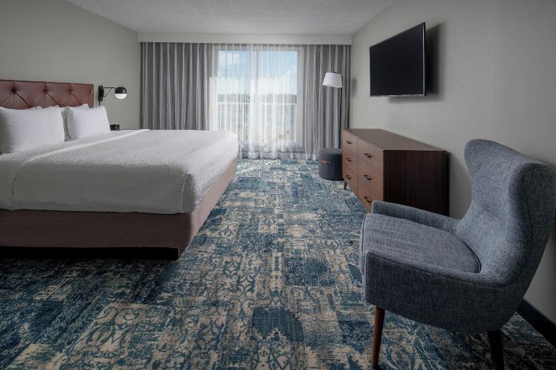 חדר דלוקס עם מיטת קינג, Four Points By Sheraton Suites Tampa Airport Westshore