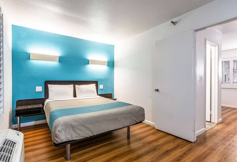 Люкс, Motel 6 Fountain Valley, Ca   Huntington Beach Area