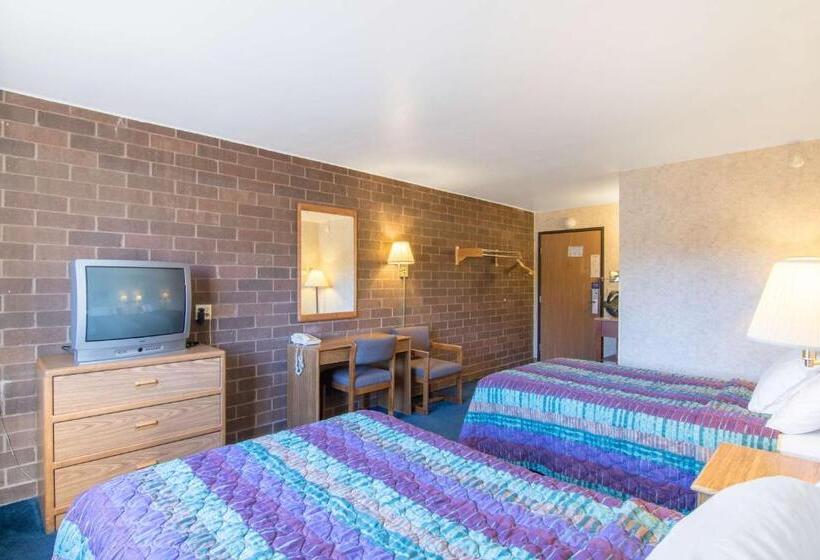 Четырехместный Номер Стандарт, Motel 6eau Claire, Wi