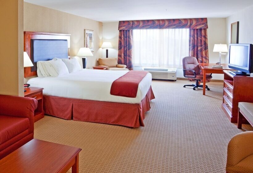 Люкс, Holiday Inn Express & Suites Albany Airport Area   Latham, An Ihg