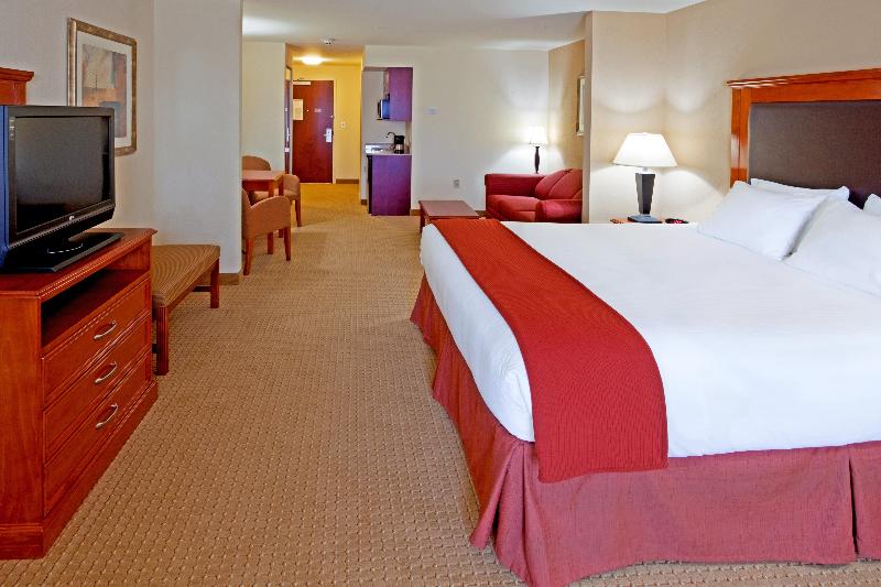Люкс Кровать Кинг, Holiday Inn Express & Suites Albany Airport Area   Latham, An Ihg