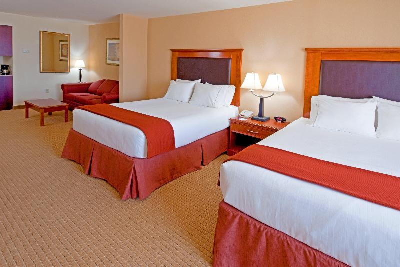 Люкс, Holiday Inn Express & Suites Albany Airport Area   Latham, An Ihg