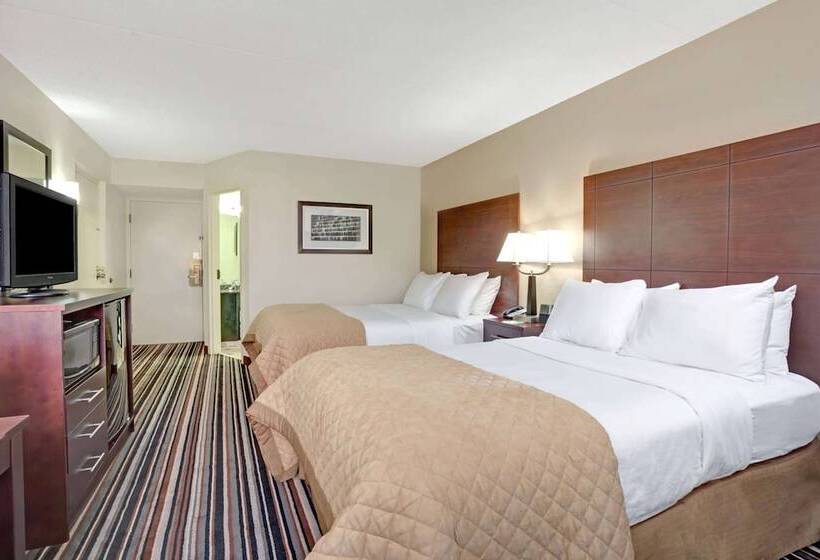 Номер Стандарт 2 Двуспальные Кровати, Wyndham Garden Charlotte Airport Southeast