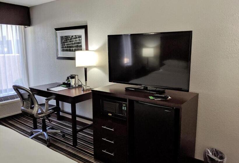 Люкс Повышенной Комфортности, Wyndham Garden Charlotte Airport Southeast