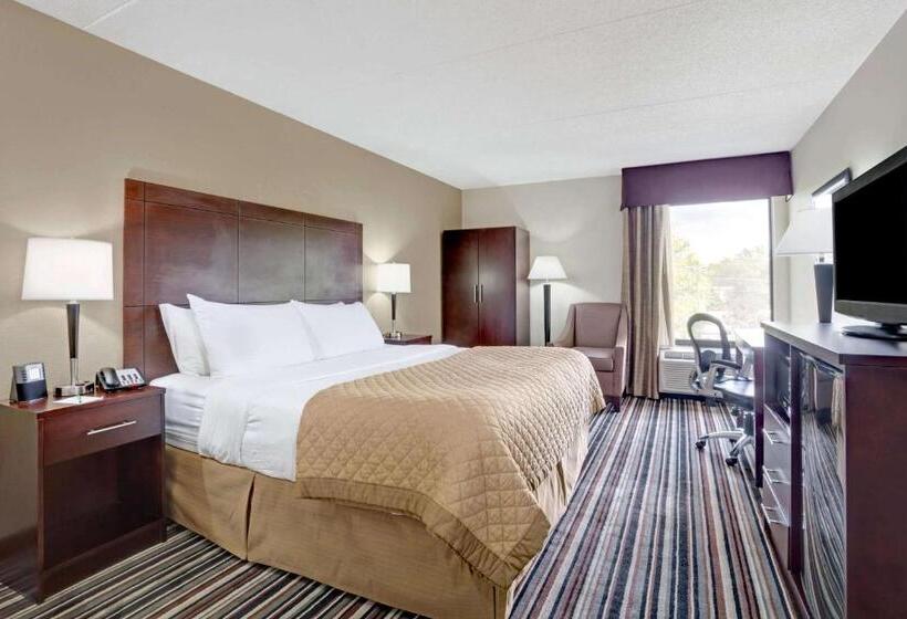 Люкс Кровать Кинг, Wyndham Garden Charlotte Airport Southeast