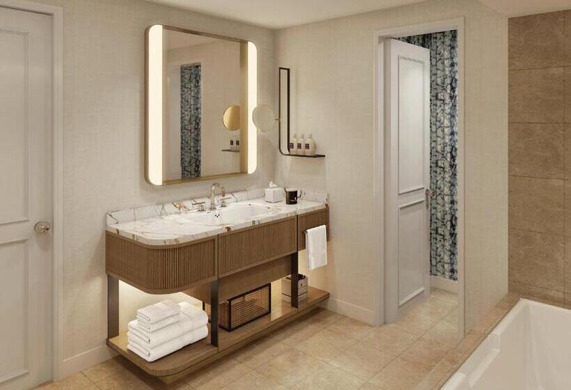 Номер Стандарт с Балконом, The Ritz Carlton Dallas, Las Colinas