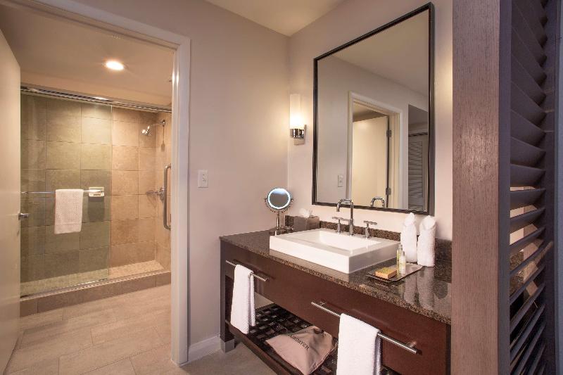 חדר סטנדרט עם מיטת קינג, Doubletree Resort By Hilton Hollywood Beach