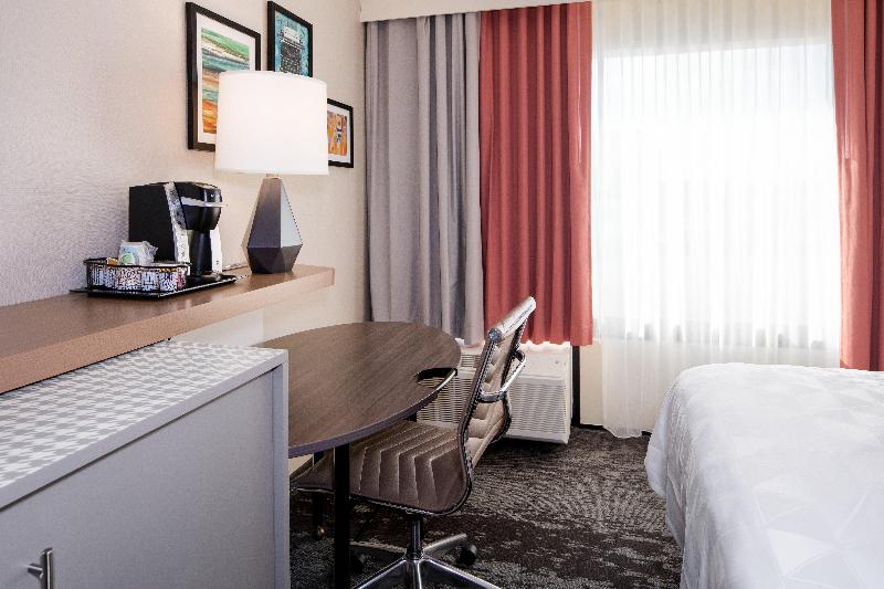 스탠다드 룸 킹사이즈 침대, Holiday Inn Washington College Pk I 95