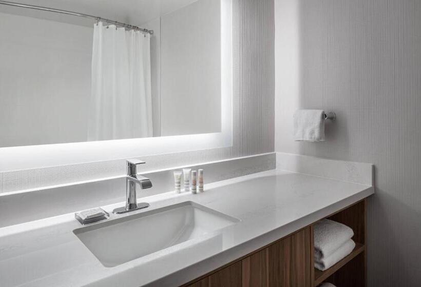 장애인용 디럭스룸, Pleasanton Marriott
