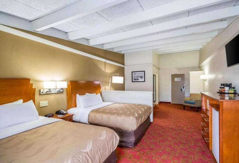 Номер Стандарт Адаптированный для Инвалидов, Quality Inn & Suites Kansas City   Independence I 70 East