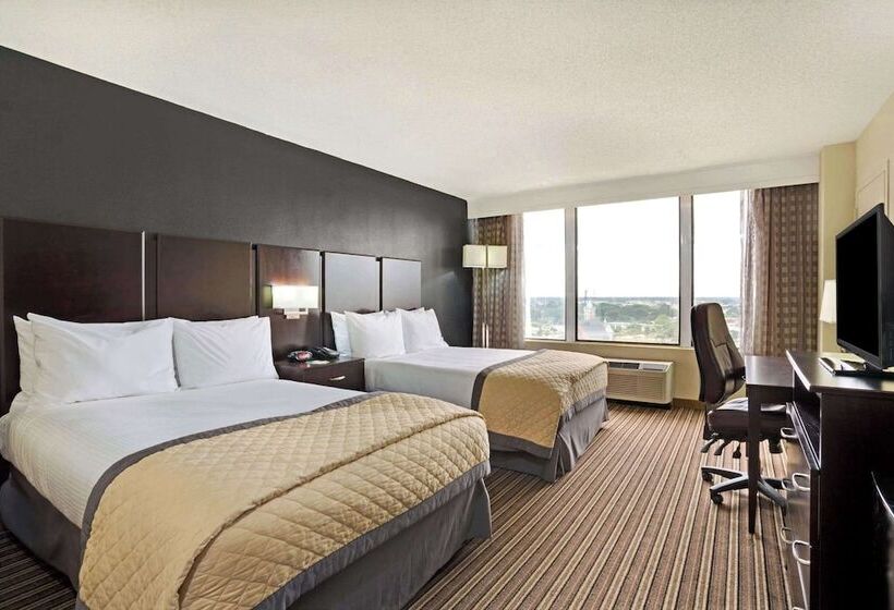 Президентский Люкс, Wyndham Garden Norfolk Downtown