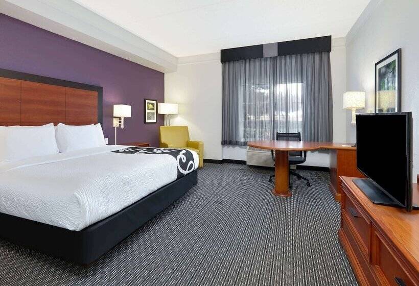 Номер Deluxe, La Quinta By Wyndham Dallas North Central