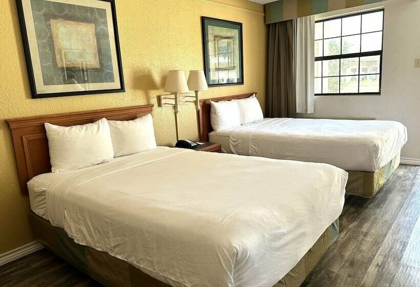 ２ダブルベッドのスタンダードルーム, Quality Inn Nacogdoches Near University