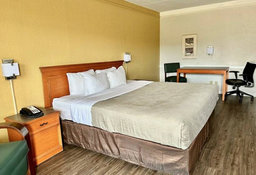２ダブルベッドのスタンダードルーム, Quality Inn Nacogdoches Near University