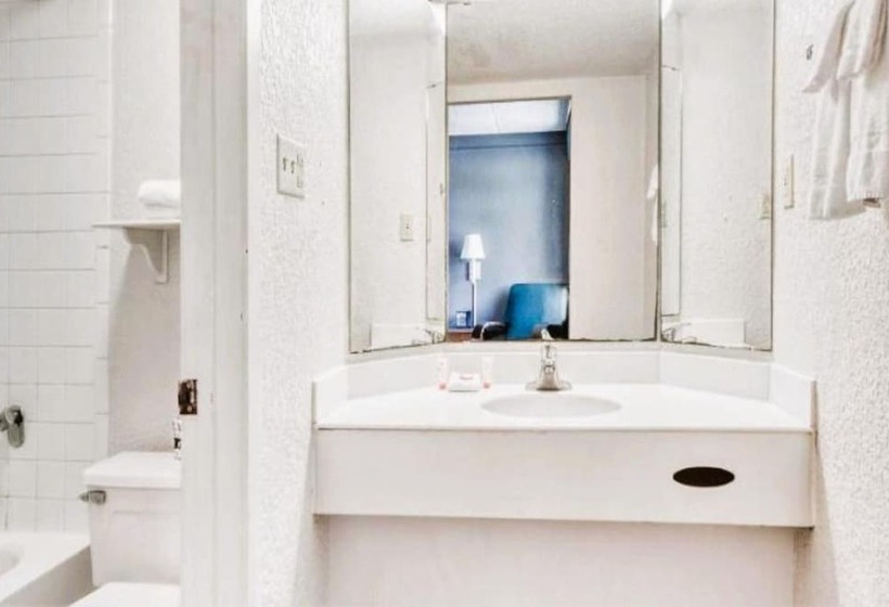 ２ダブルベッドのスタンダードルーム, Quality Inn Nacogdoches Near University