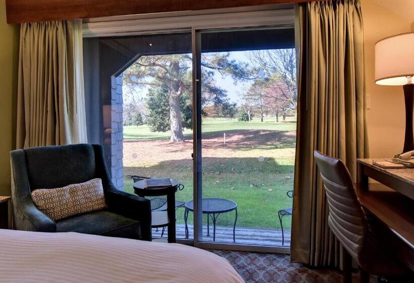 キングサイズベッドのスタンダードルーム, Kingsmill Resort