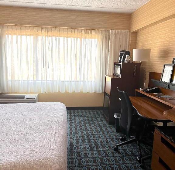 스탠다드 스튜디오 킹침대, Fairfield Inn & Suites Parsippany