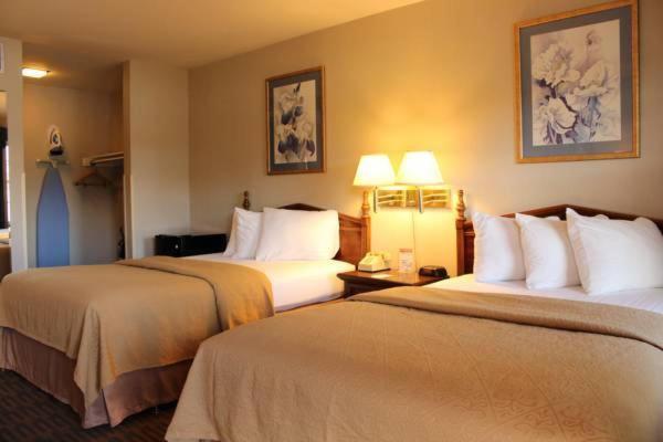 Номер Стандарт 2 Двуспальные Кровати, Governor House Inn Arlington/falls Church
