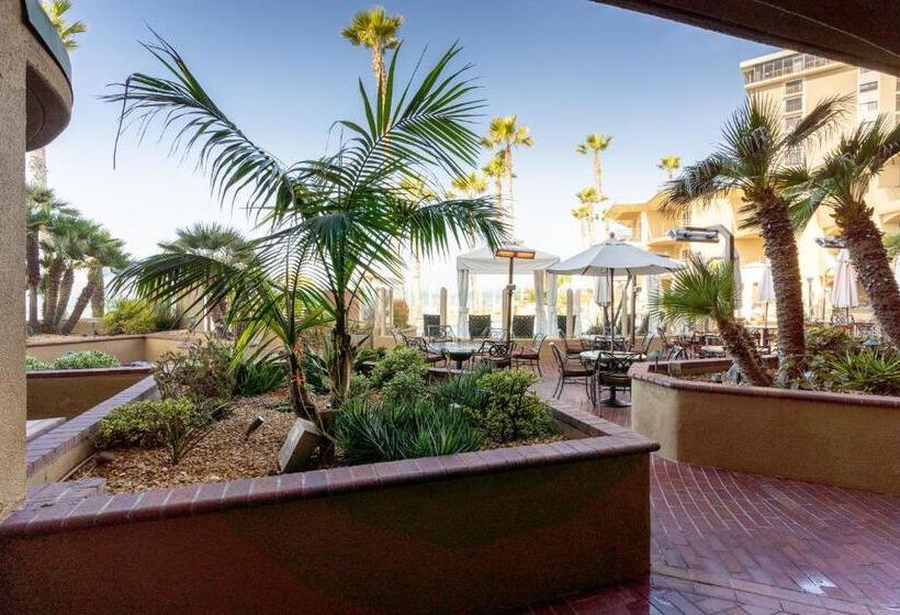 سوئیت جونیور با چشم‌انداز, Pacific Terrace