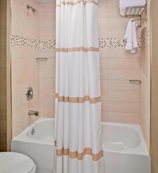 غرفة قياسية سرير كينج, Charleston Marriott