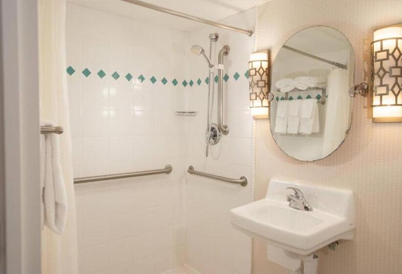 غرفة قياسية مزوَّدة بشُرفة, Charleston Marriott