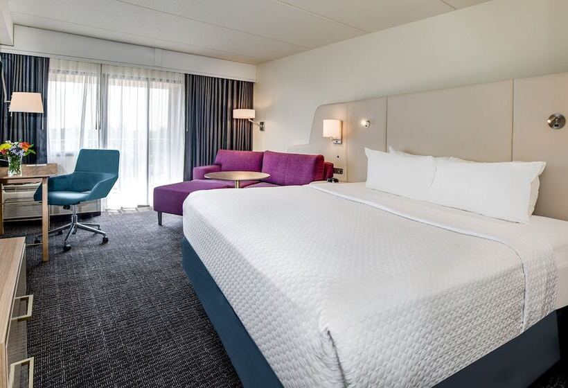 프리미엄 룸, Crowne Plaza Milwaukee South, An Ihg