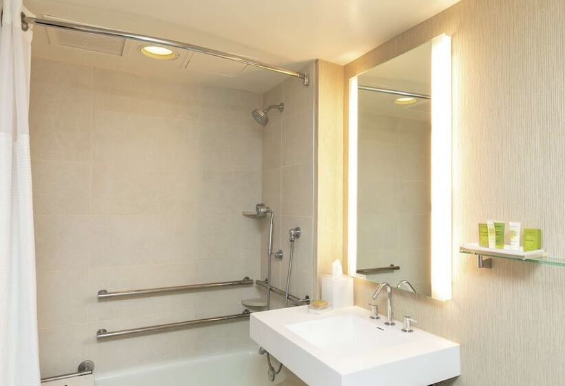 Deluxe Room Adapted for Disabled, Hilton San Francisco Union Square