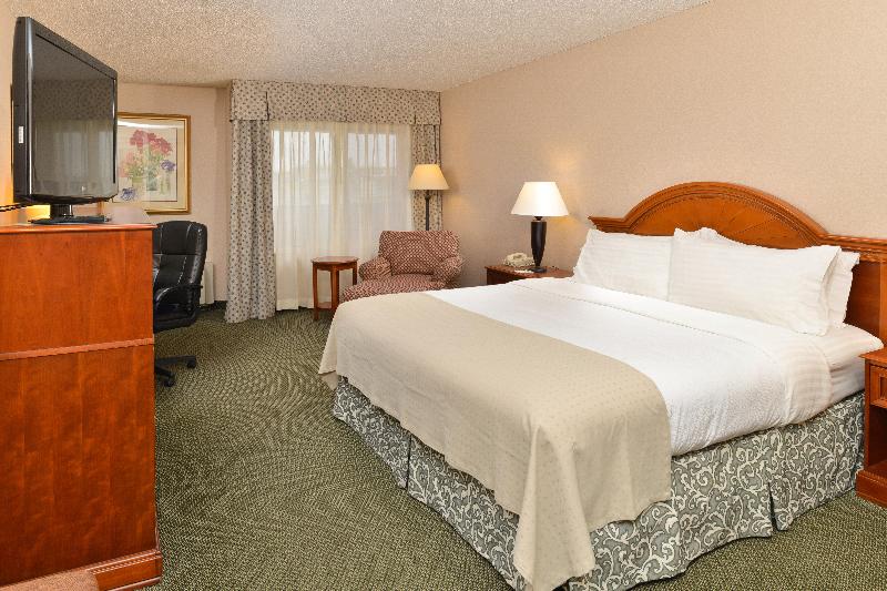 Номер Стандарт Кровать Кинг Адаптированный для Инвалидов, Holiday Inn Great Falls Convention Center, An Ihg