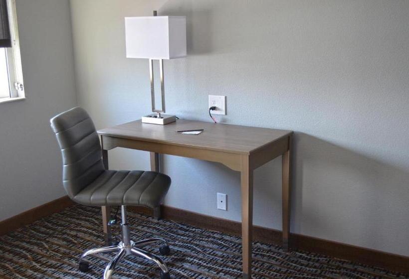 Номер Стандарт, 28 Boise Airport, Ascend Hotel Collection