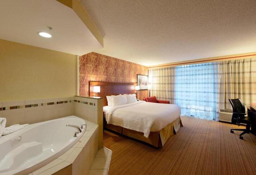 Номер Deluxe Кровать Кинг, Courtyard By Marriott Canton