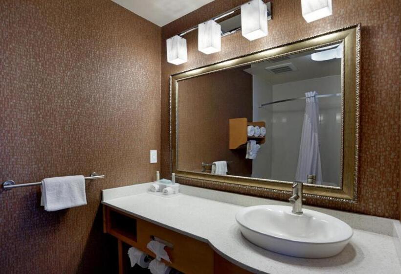 디럭스 룸, Holiday Inn Express Monterey   Cannery Row, An Ihg