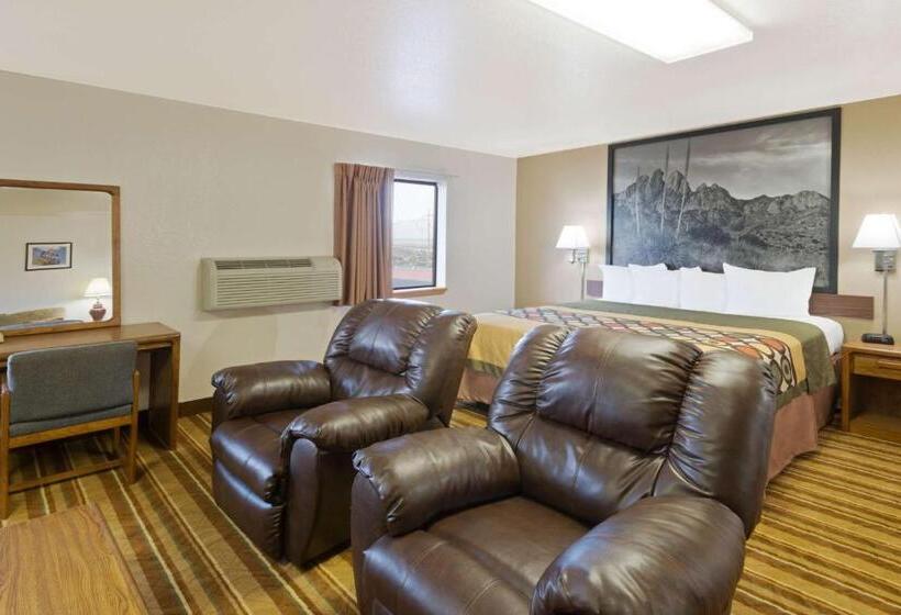 디럭스 스위트 킹 침대, Super 8 By Wyndham Las Cruces/white Sands Area