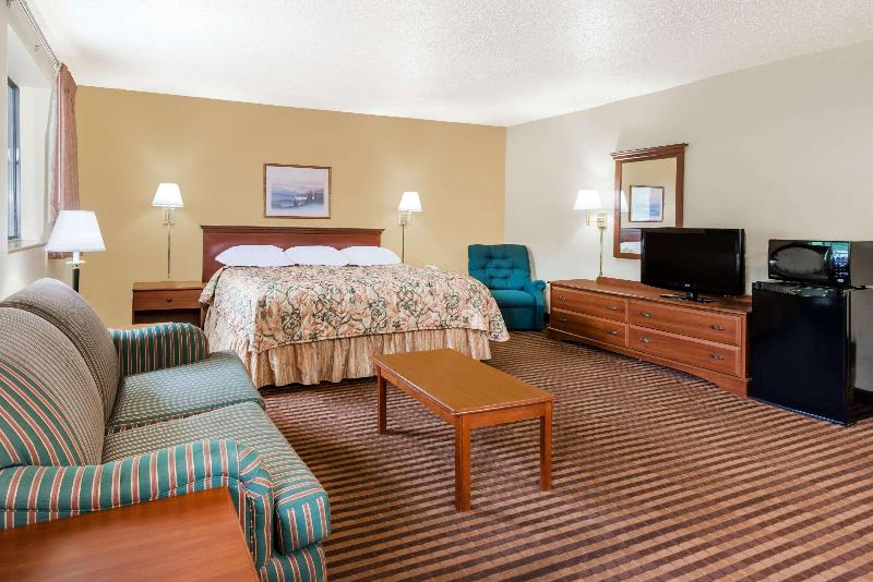 스위트 킹사이즈 침대, Super 8 By Wyndham La Vale/cumberland Area