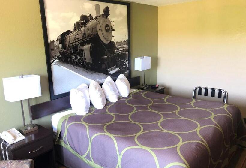 Стандартный Номер Кровать Кинг, Super 8 By Wyndham Topeka/wanamaker Rd/i70