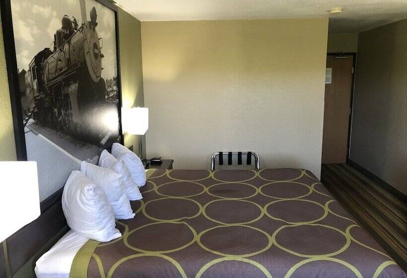 Номер Стандарт Адаптированный для Инвалидов, Super 8 By Wyndham Topeka/wanamaker Rd/i70