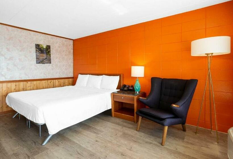 Номер Стандарт Кровать Кинг Адаптированный для Инвалидов, Starved Rock Motor Inn Travelodge By Wyndham