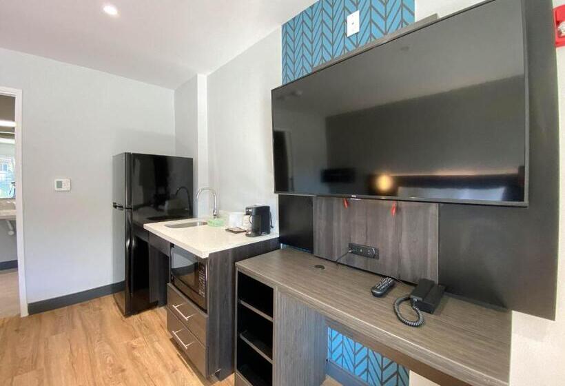 스탠다드 룸 킹사이즈 침대, Studio 6 Suites Stockton, Ca Waterfront